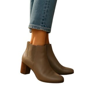NURTURE Palie Taupe Brown Leather Over The Ankle Booties Stacked Chunky Heel 9.5